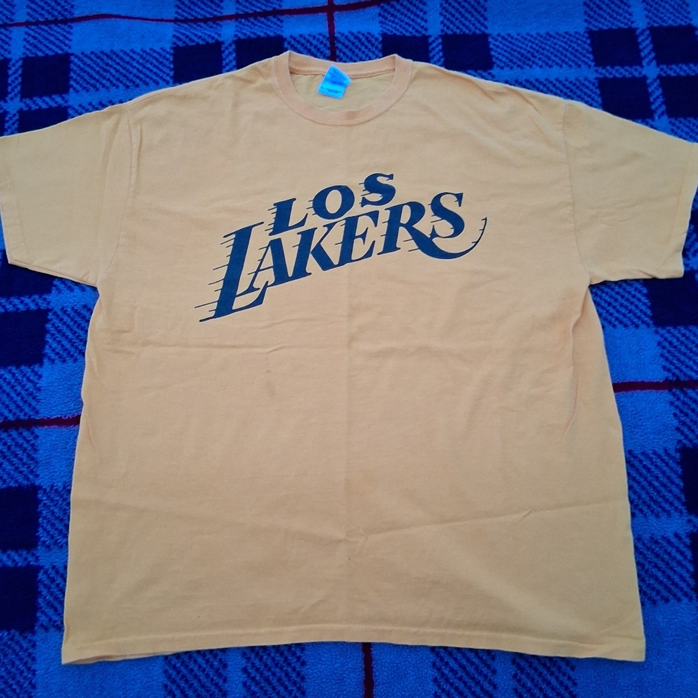 Los Angeles Lakers "LOS LAKERS"  SZ XL GILDAN NBA TSHIRT 2013